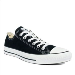 UNISEX CONVERSE CHUCKS
Mens size 9
Women’s size 11
Never been worn